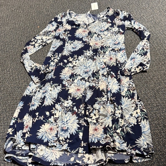 Mia & Tess Dresses & Skirts - Mia & Tess floral dress L // 112224